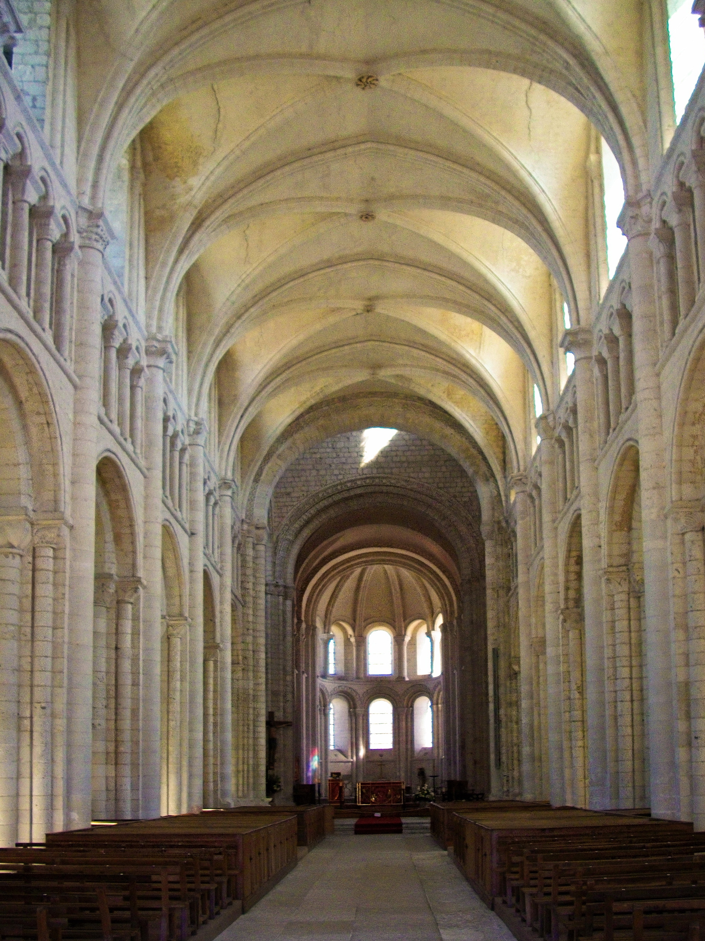 St-M-de-Boscherville-interieur