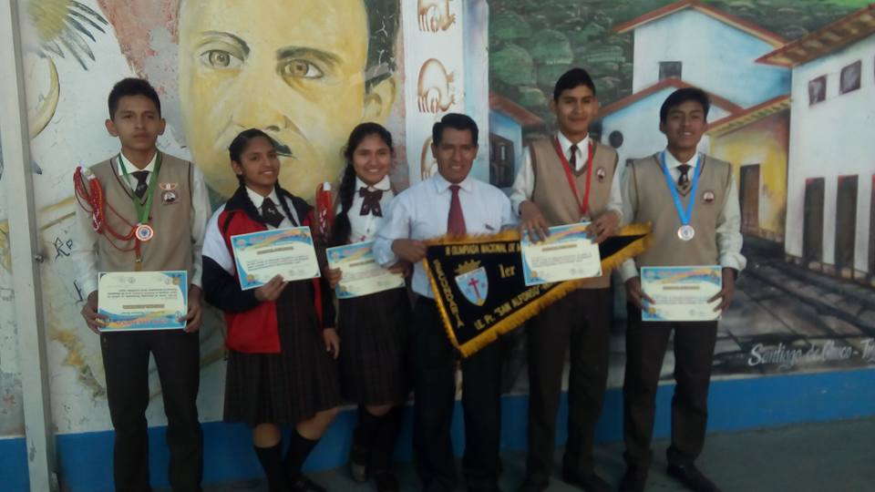Foto con chicos de huanta