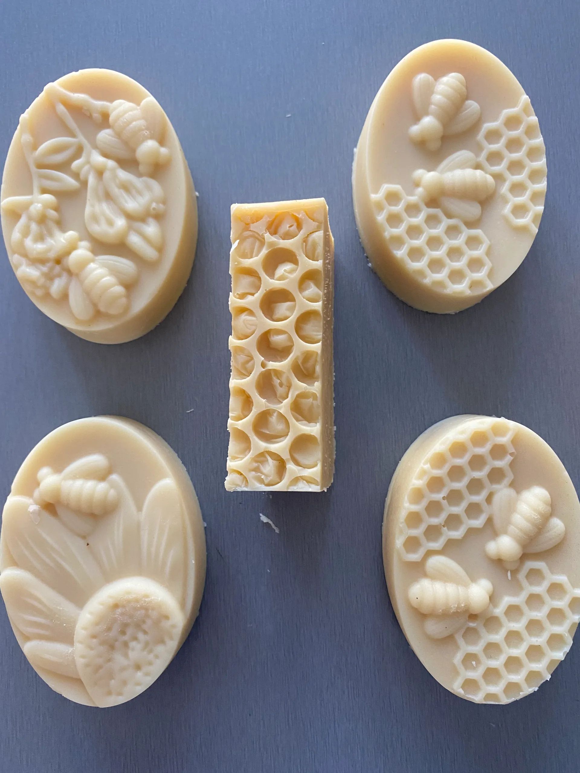 Première expérience de fabrication de savon au miel