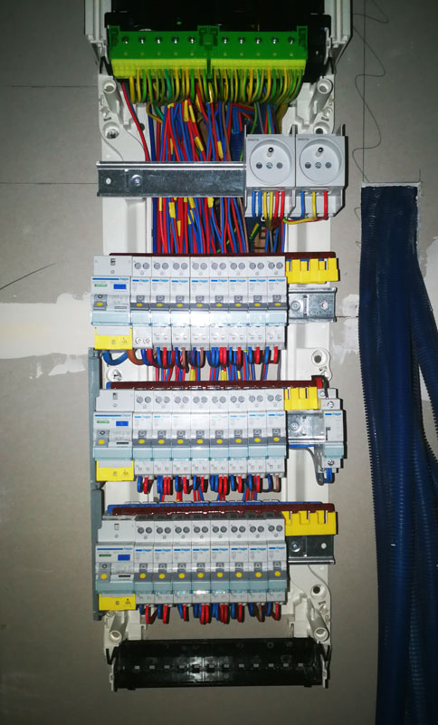Equipement basse tension 4 
