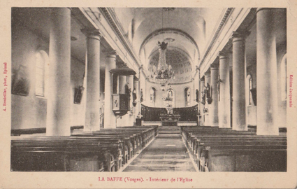 La baffe l interieur de l eglise