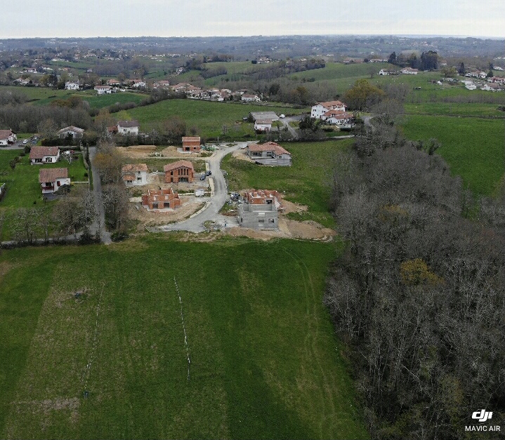 Au Pays basque, les résidences secondaires mangent les terres agricoles