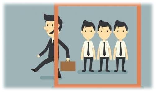 Homme-qui-sort-du-cadre