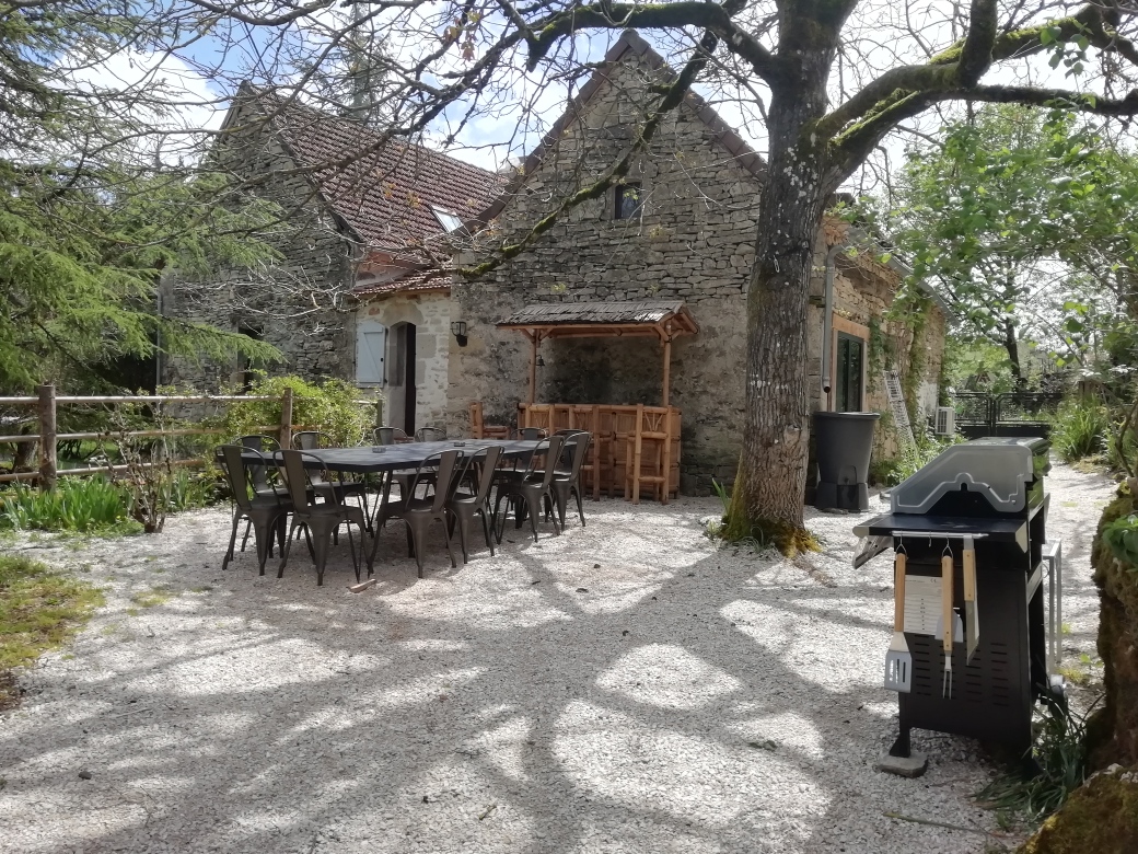 Terrasse nord table et bar