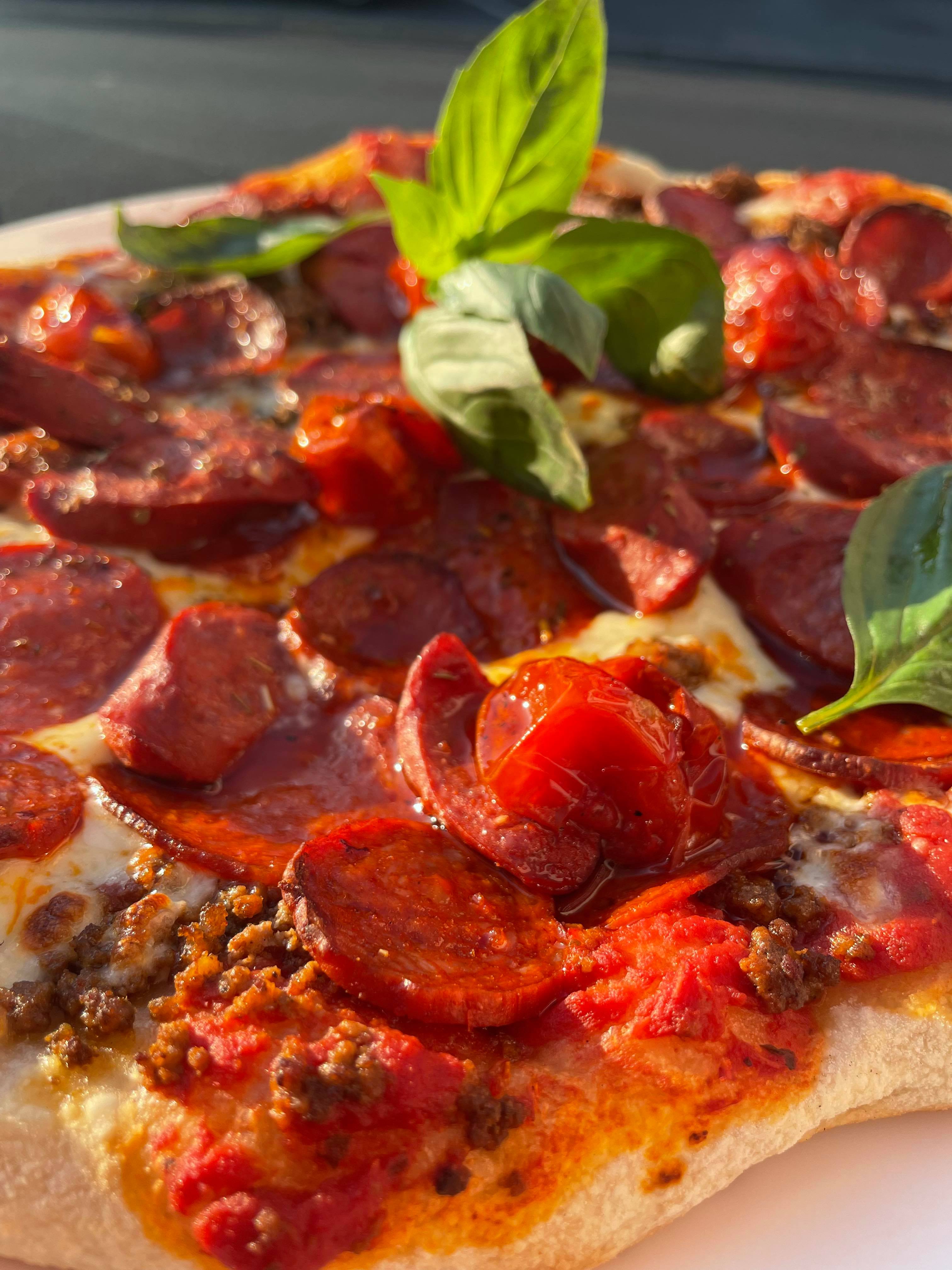 Pizza fait maison, 
Pizza cannibale disponible chez Pizza Roma à Condette
