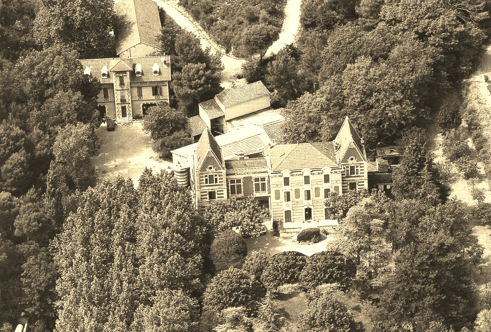 Vue aerienne chateau sepia