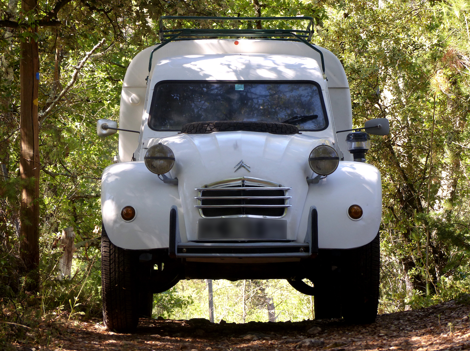 Sahara Mauritanie 2cv dunes aventure expédition franchissement guide points gps 4x4 voyage désert hors-piste circuits peintures rupestres oasis palmeraies puits pistes itinéraires gueltas chameaux dromadaires nomades adrar oued préhistoire archéologie néolithique routes Cyril et Sylvie Erg Chech