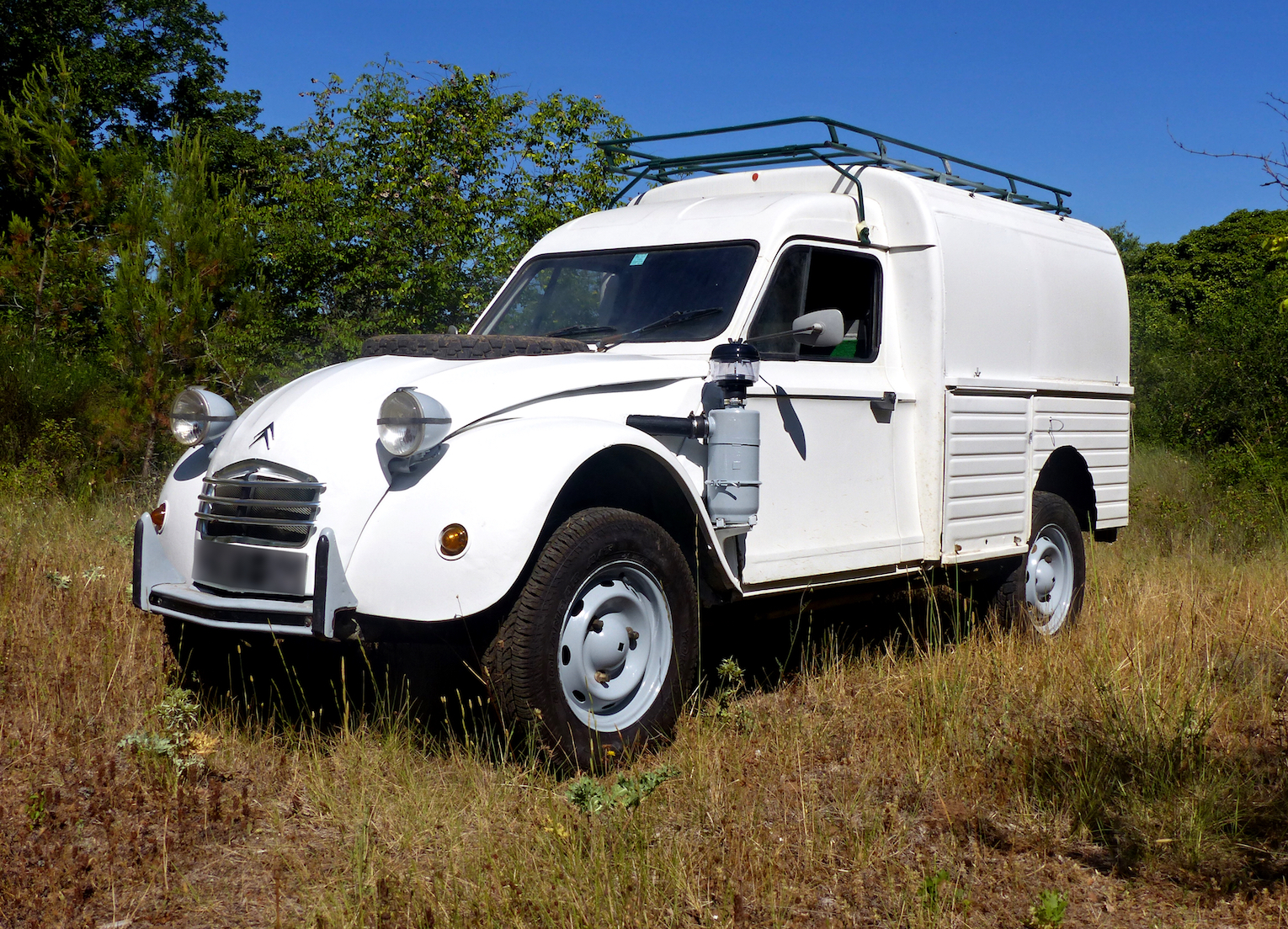 Sahara Mauritanie 2cv dunes aventure expédition franchissement guide points gps 4x4 voyage désert hors-piste circuits peintures rupestres oasis palmeraies puits pistes itinéraires gueltas chameaux dromadaires nomades adrar oued préhistoire archéologie néolithique routes Cyril et Sylvie Erg Chech