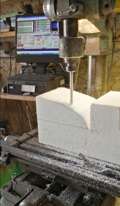 Découpe de la forme de la nourrice à la CNC