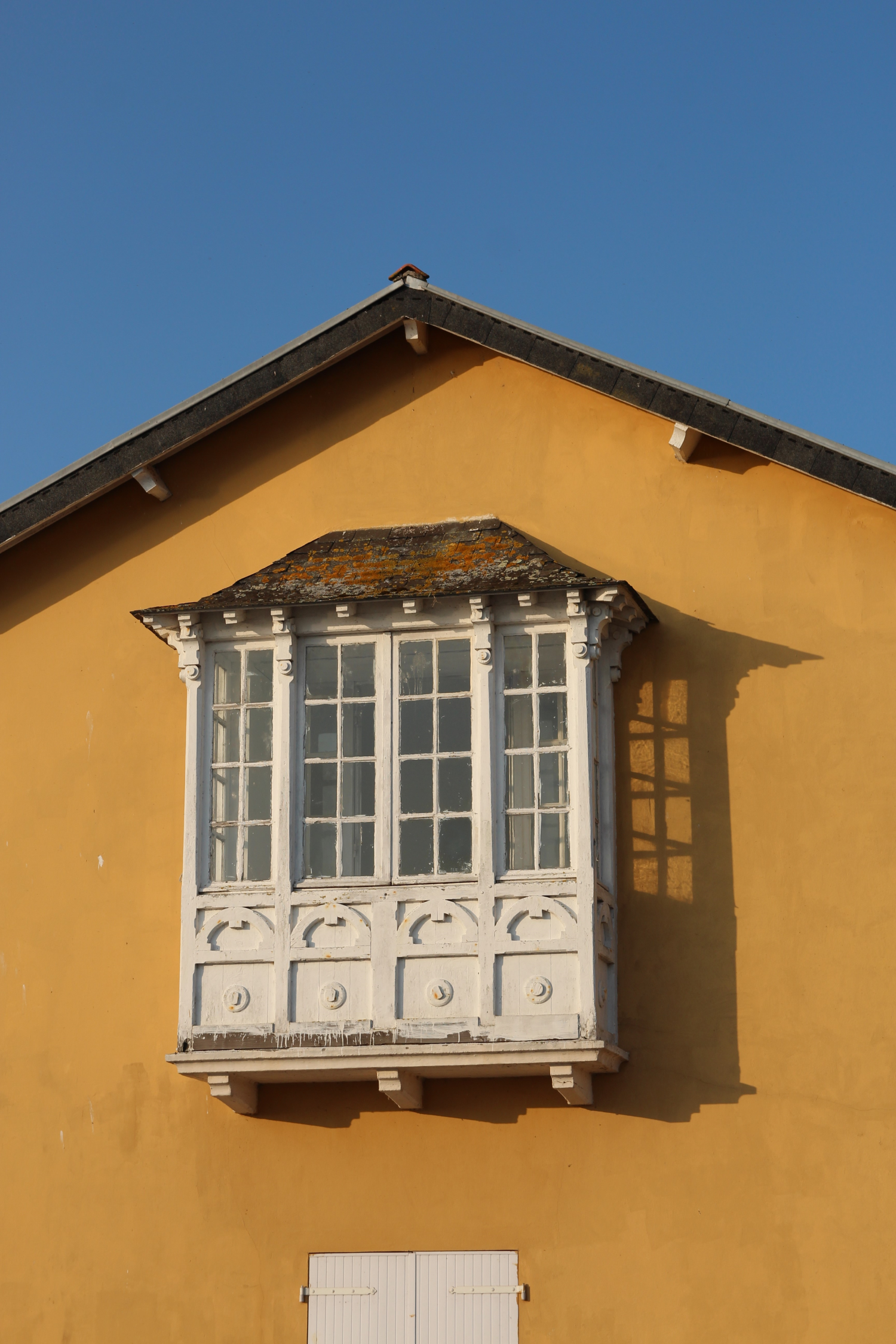 Bow windows