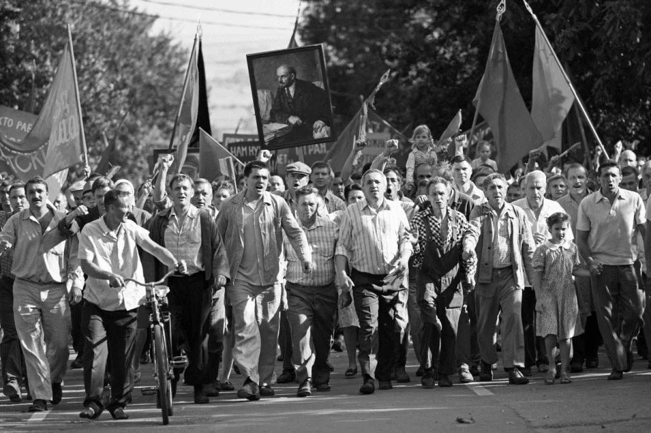 Chers-camarades