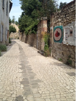 La rue du Chapeau rouge