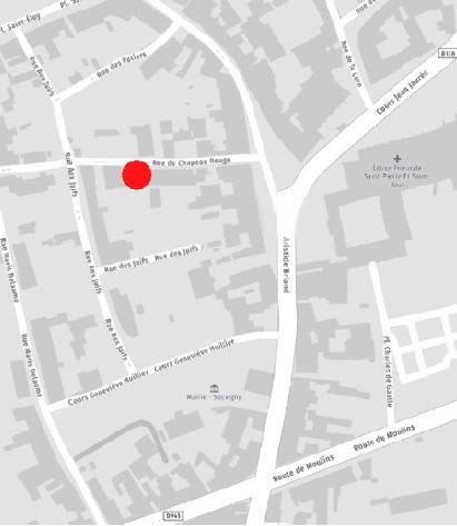 Les Ateliers du Chapeau Rouge sont situés dans le centre historique de Souvigny.