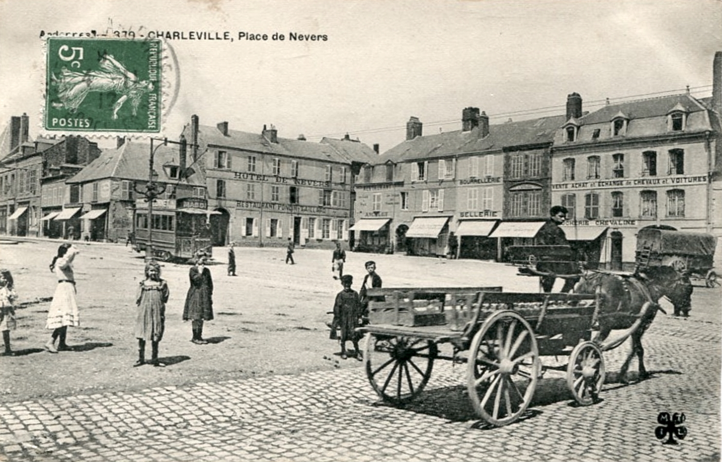 Place de nevers3
