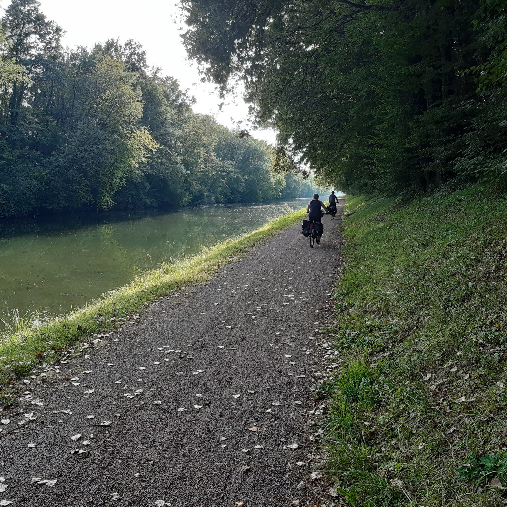 Quand on partait de bon matin,
Quand on partait par les chemins...