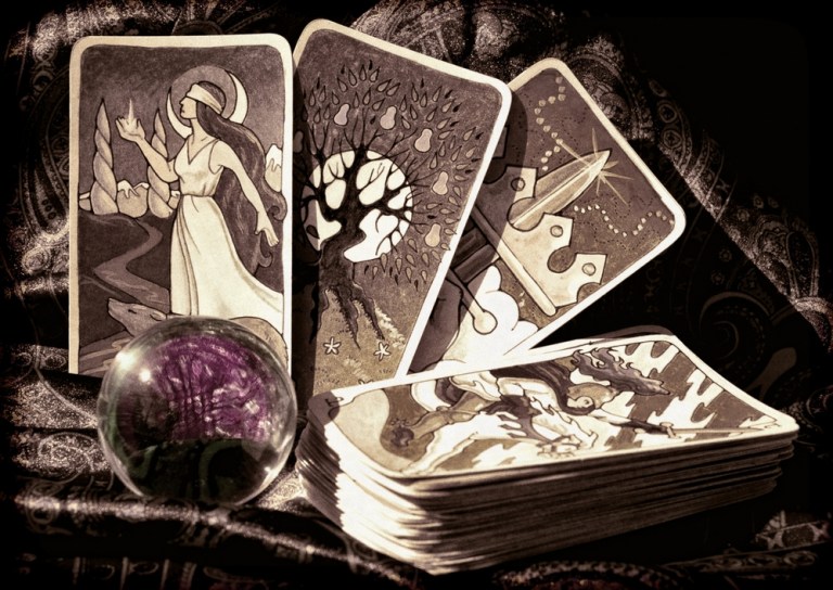 Tarot-divinatoire-4-768x544