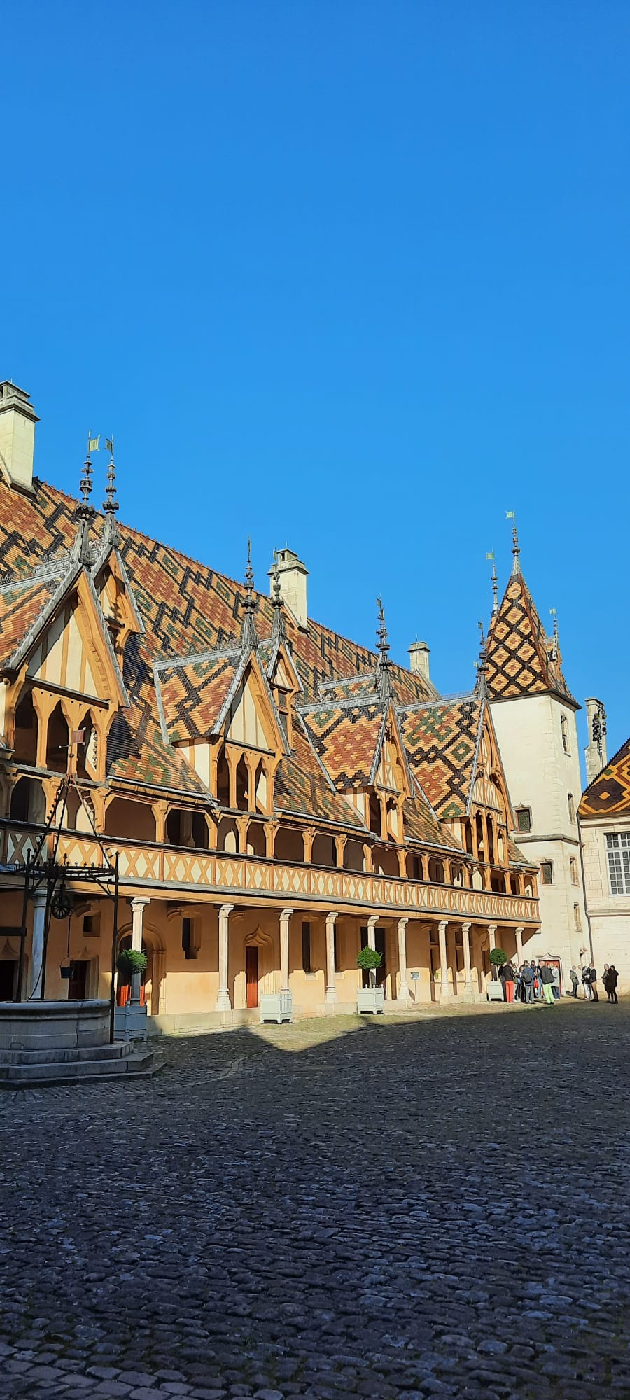 Cour intérieure des hospices de Beaune