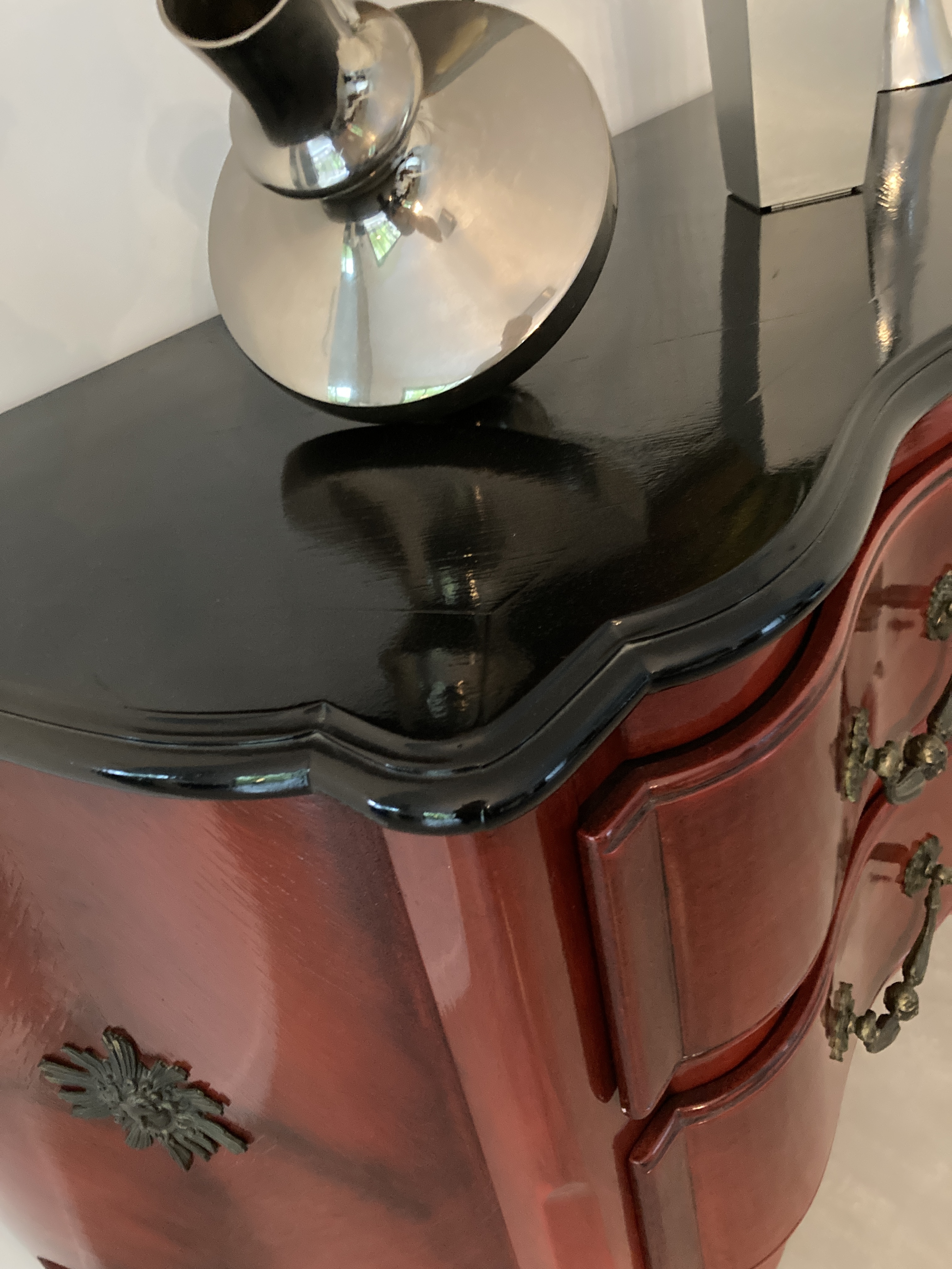  atelierlesrenaissances relookingmeuble tapissierdecorateur tapissier commode saintmedardenjalles saintaubindemedoc merignac lacanau decoration patine bordeaux le taillanmedoc