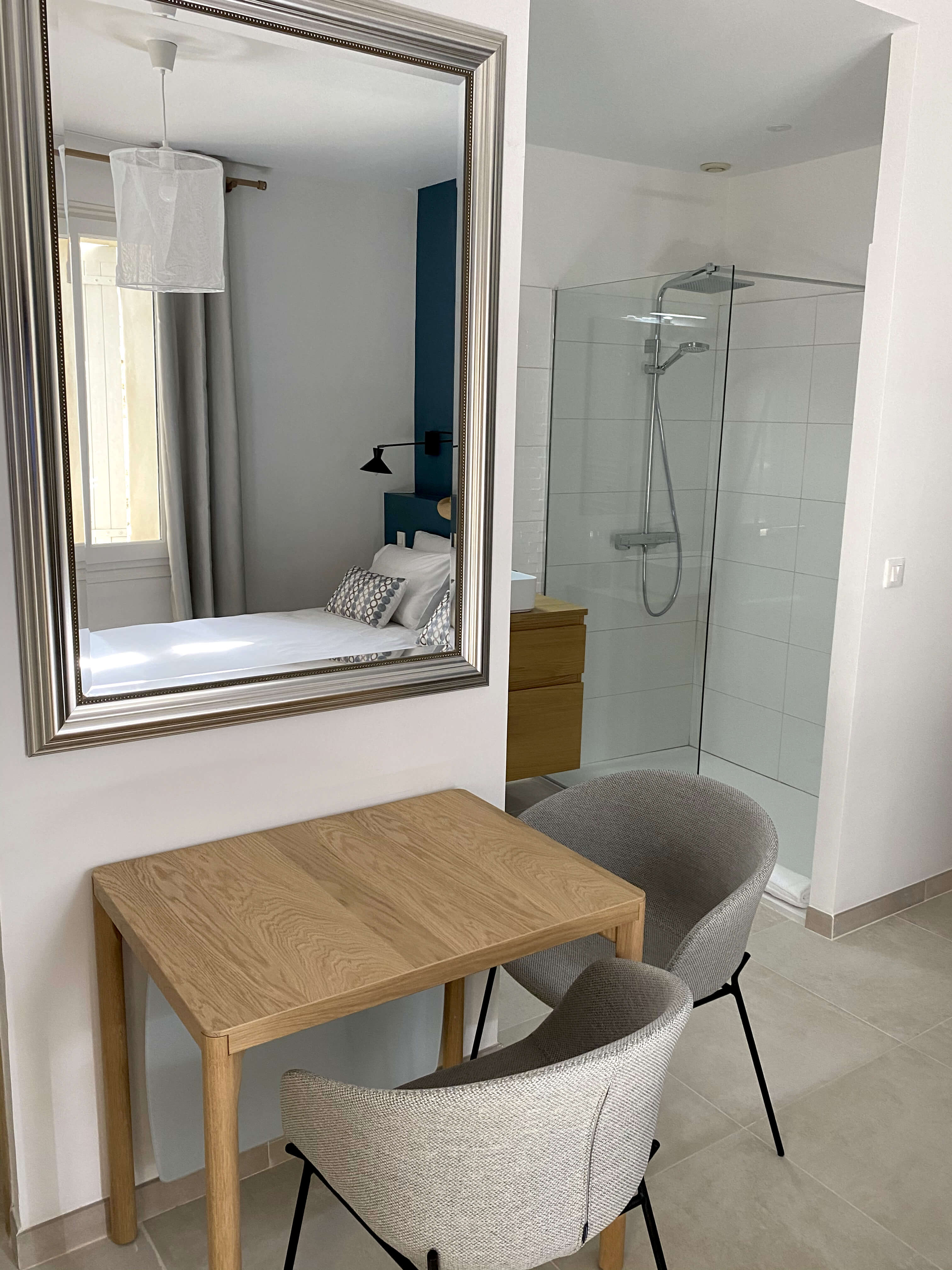 Chambre repas le pont maison vendangeurs martignargues