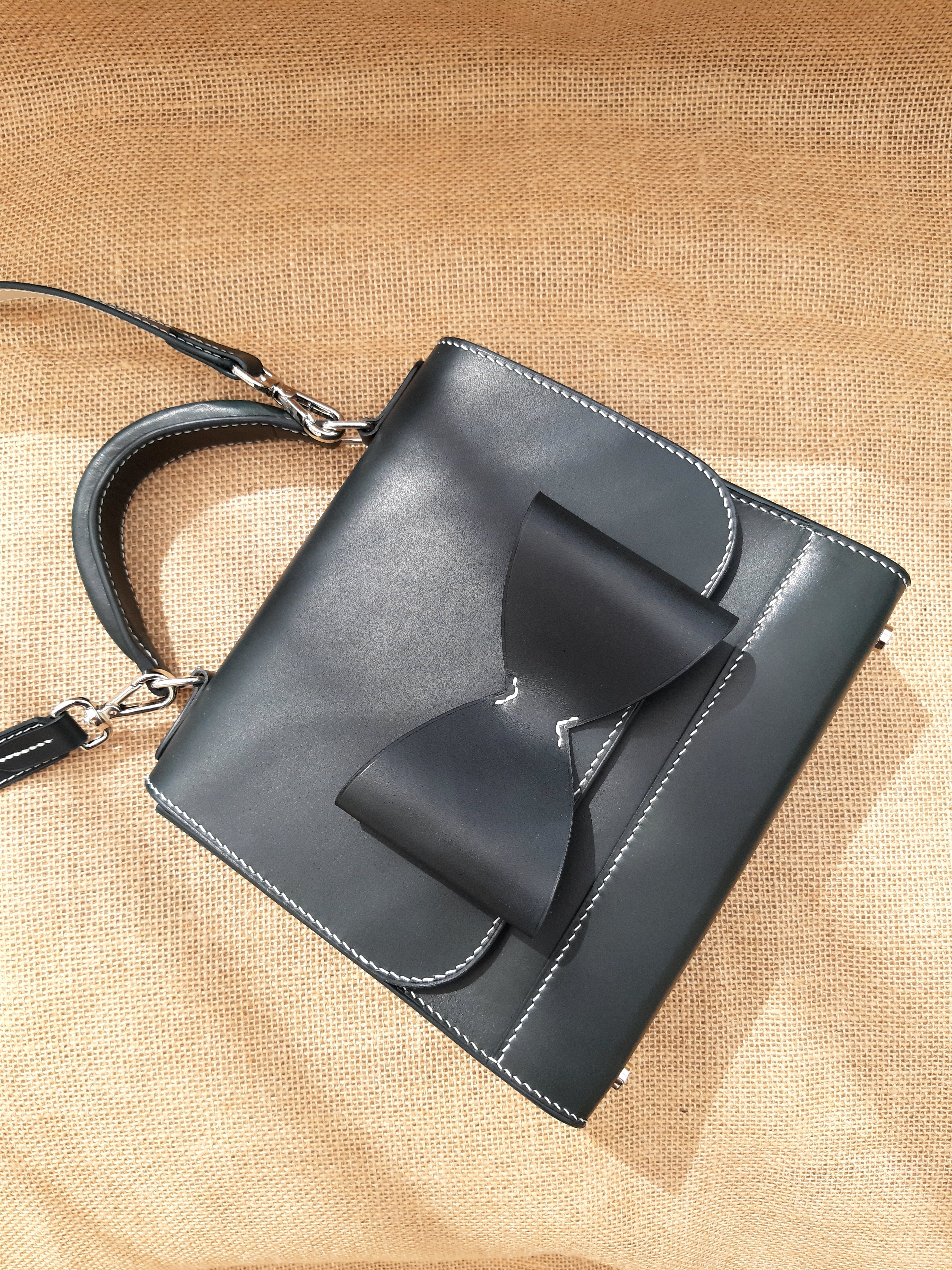 sac de ville en cuir poignée et bandoulière Anne-Christina M. Maroquinerie