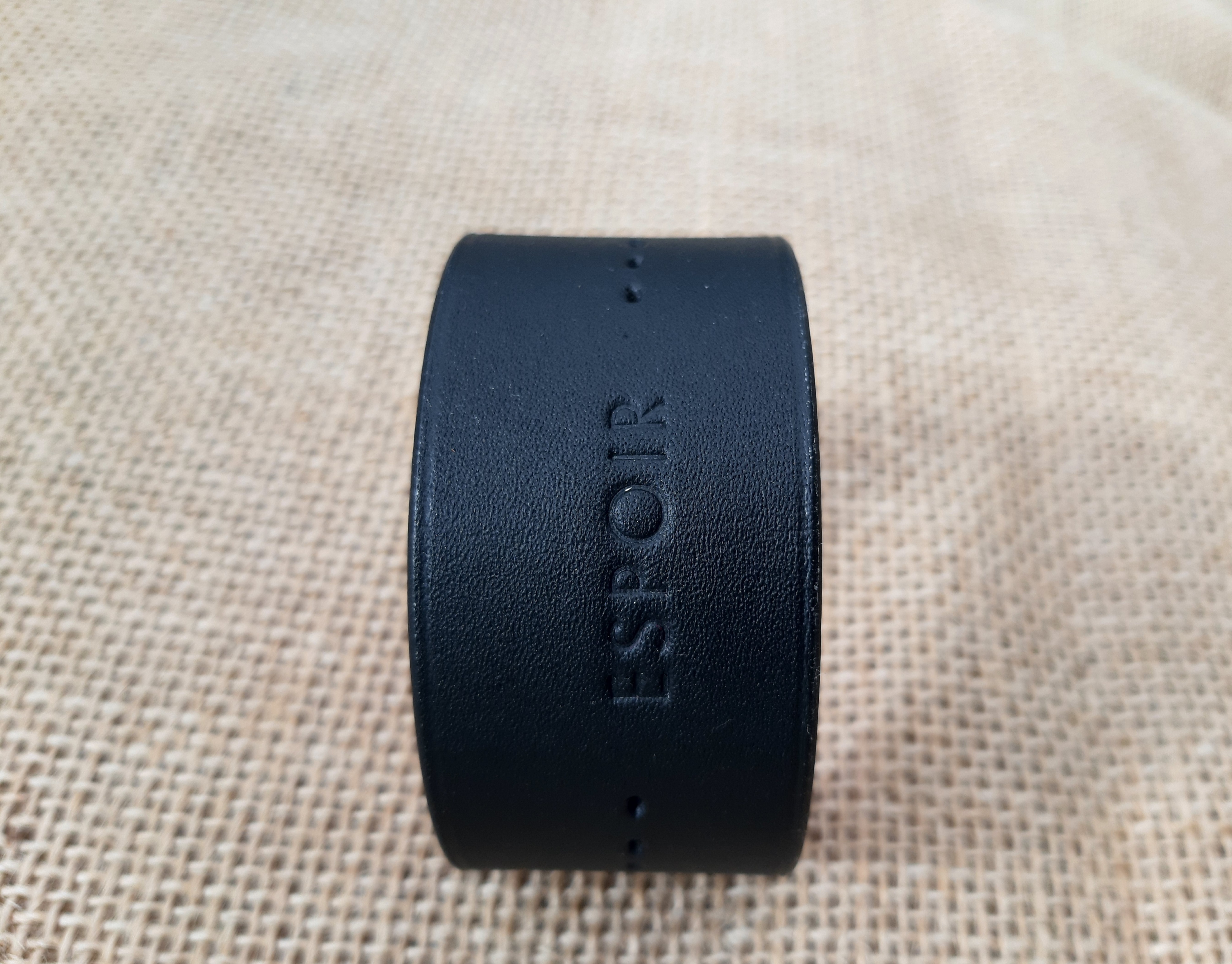 bracelet manchette en cuir personnalisé Anne-Christina M. Maroquinerie