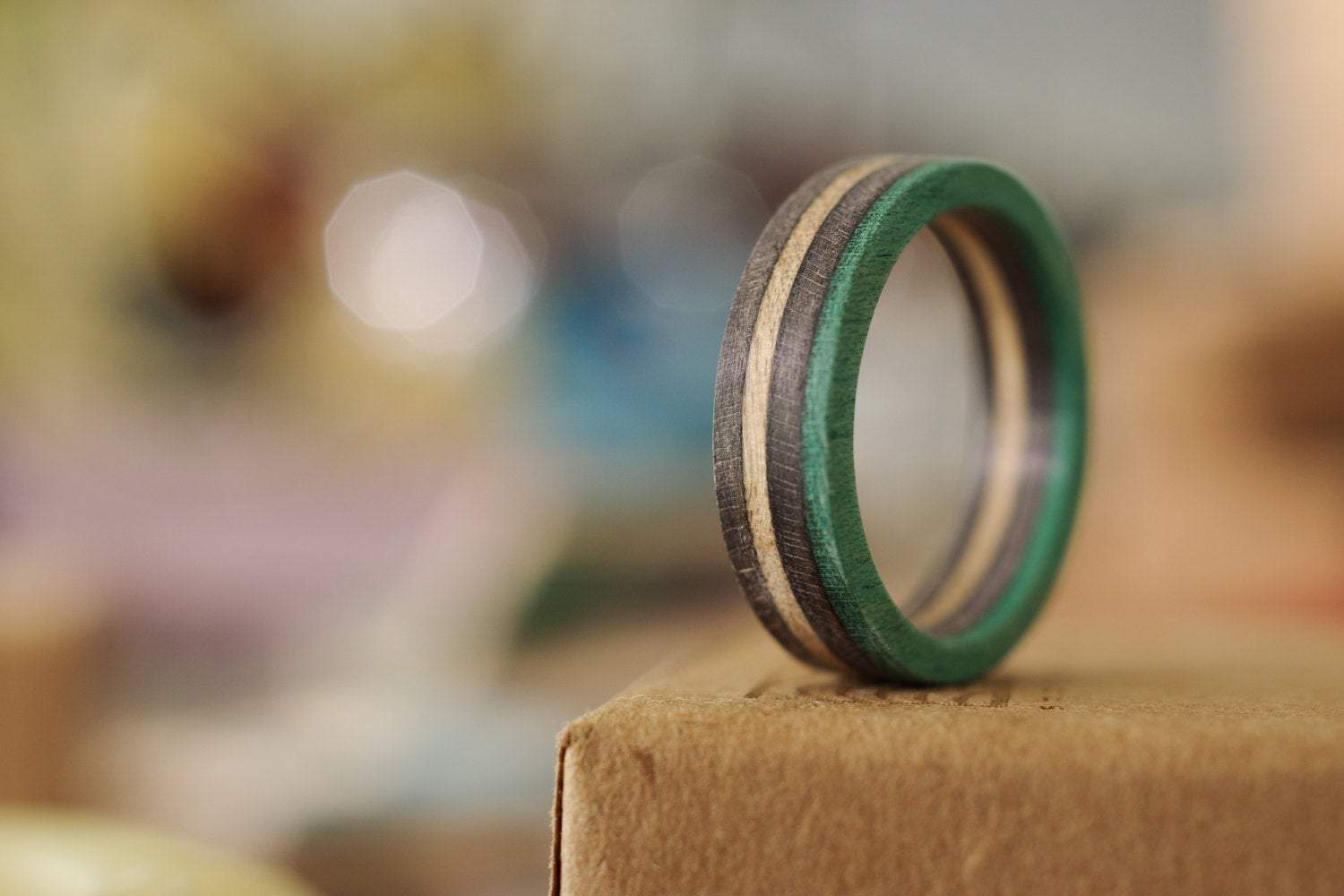 Bague-skateboard-recycle-7plis-verte-noire-bois-191991 1500x