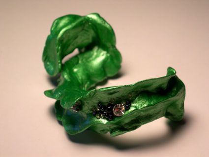 N nada kosseim p4 bracelet vert fonce avec strass rocaille p4