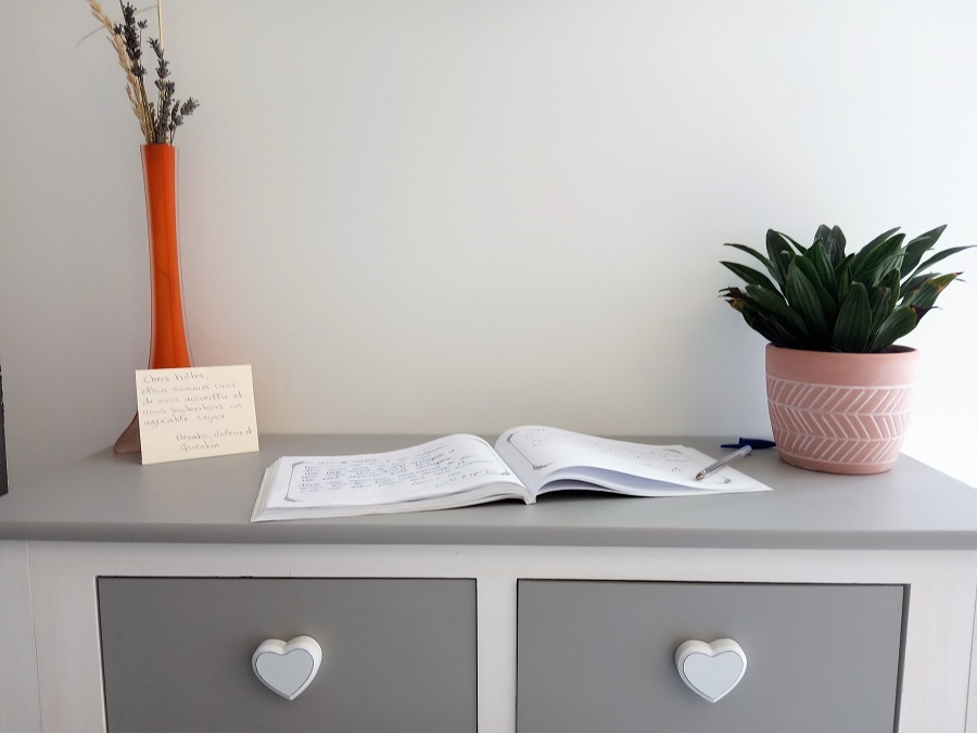 Livre d or chambre orzals