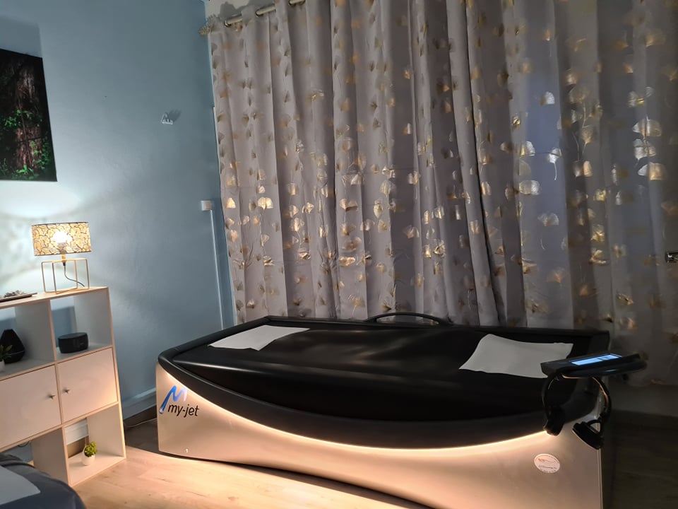 Lit hydromassant spa a sainte marie chez Lit'Dromassage Beauté & Bien-être à La rivière des pluies. 