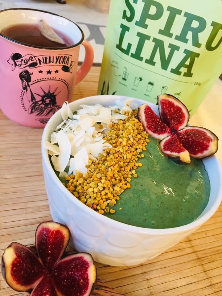 Smoothie bowl spiruline