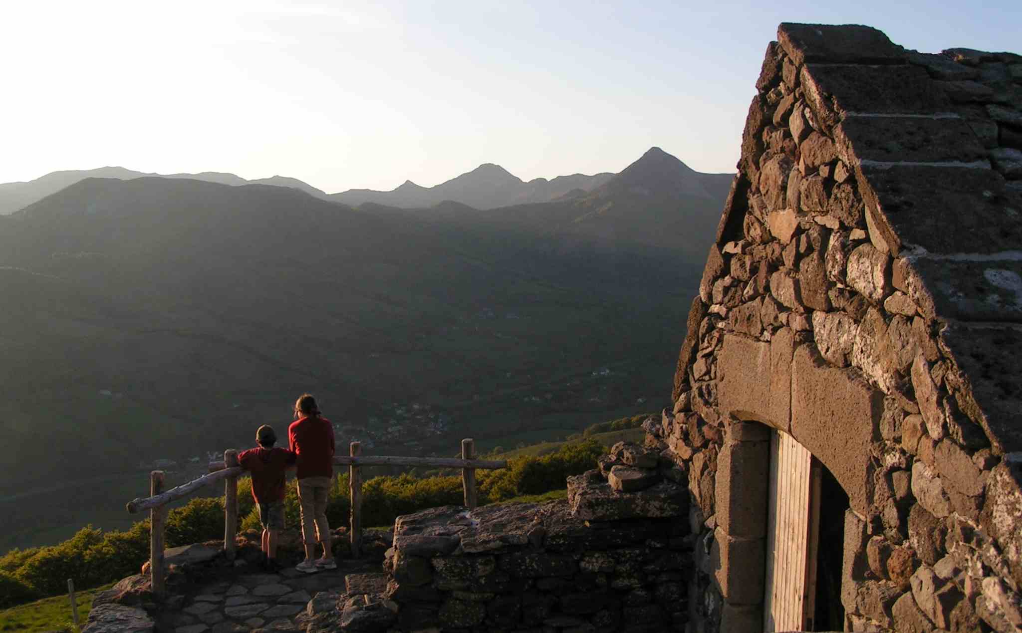 Cgite chalet buron cantal auvergne couch de sol 11