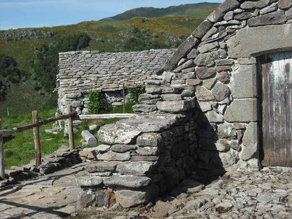 Gite chalet buron cantal auvergne porteetableetburonfv