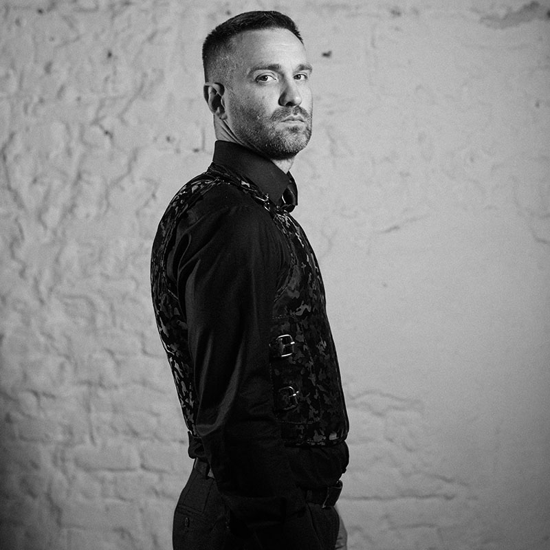 Demidov-armor-wearing