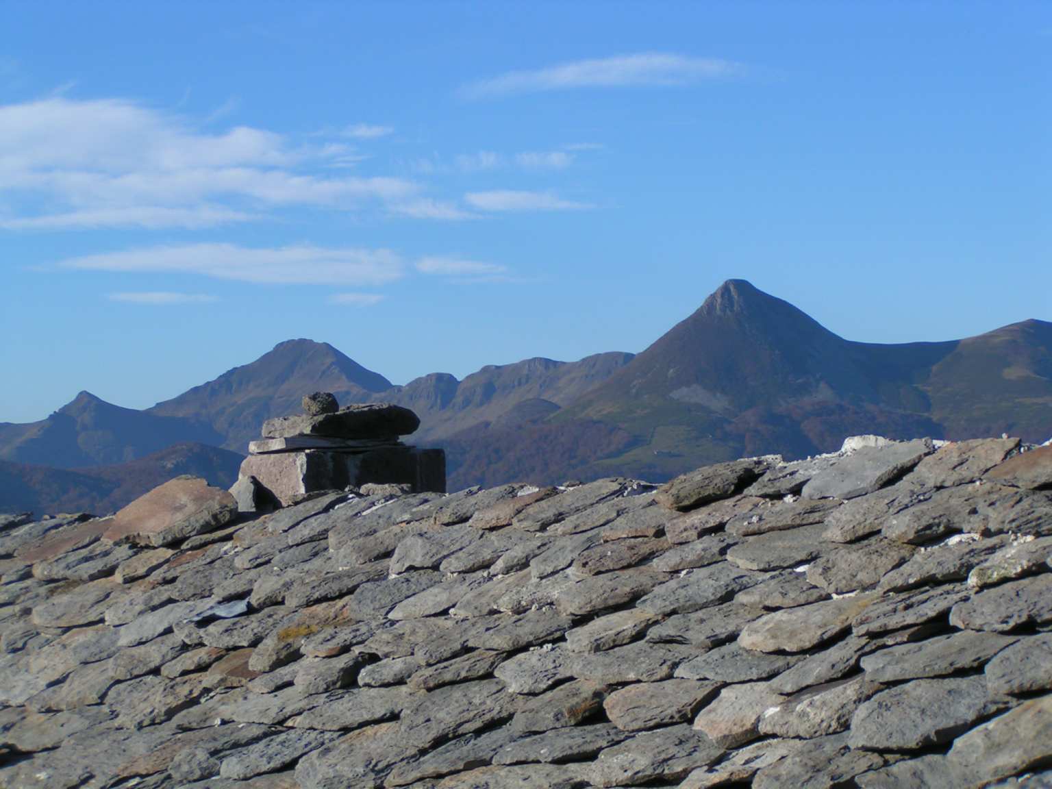 Gite chalet buron cantal auvergne toitlauzesfv