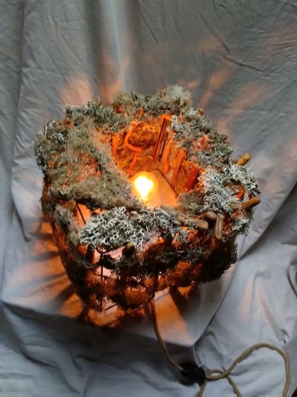 DUNVELIG Lampe à poser 
Branches et lichen véritable
