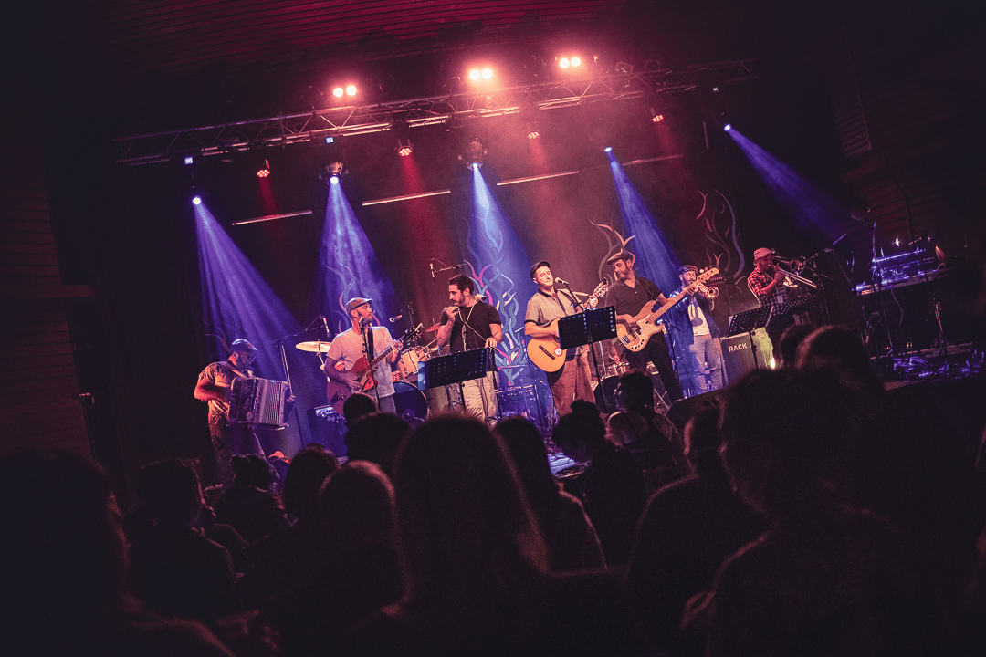 Cartel bigourdan alamzic bagneres debout sur le zinc voix sans issue concert 013 min