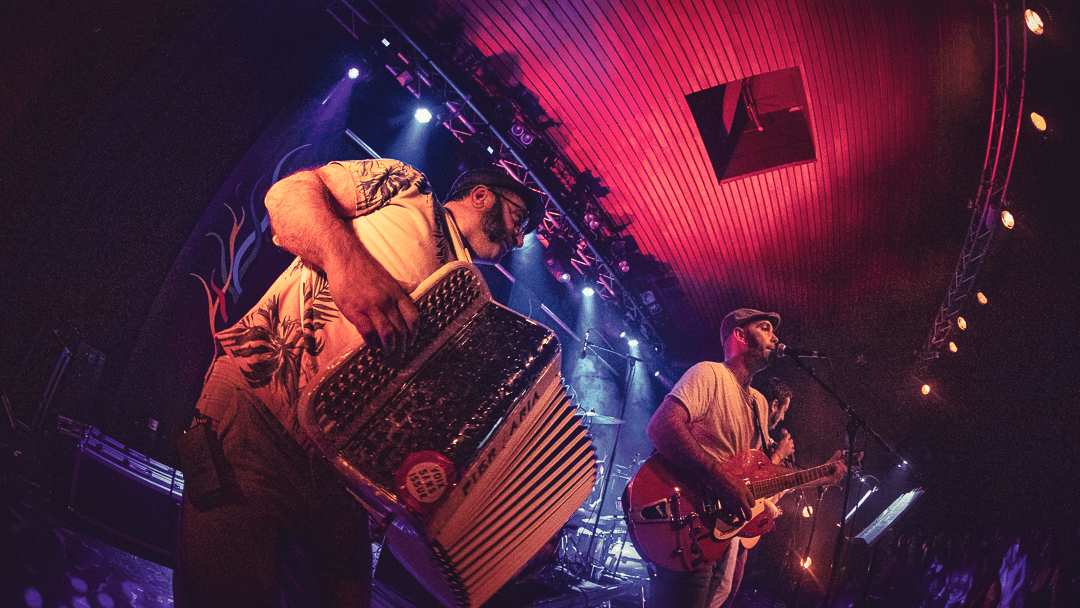 Cartel bigourdan alamzic bagneres debout sur le zinc voix sans issue concert 025 min