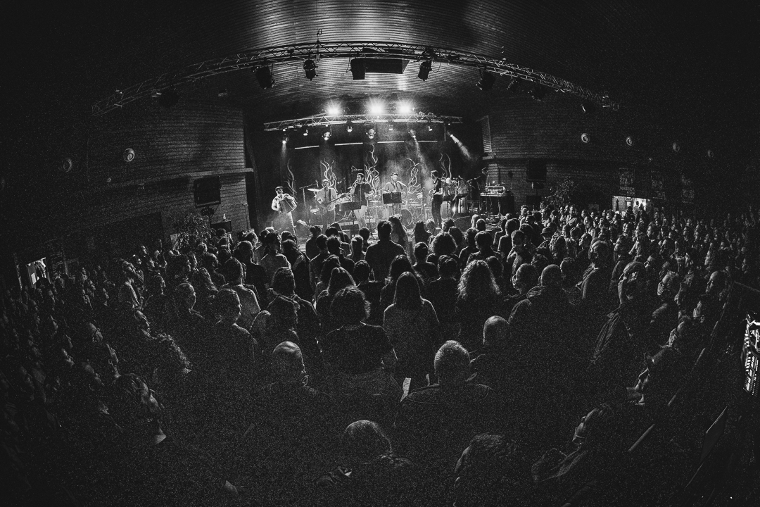 Cartel bigourdan alamzic bagneres debout sur le zinc voix sans issue concert 037 min