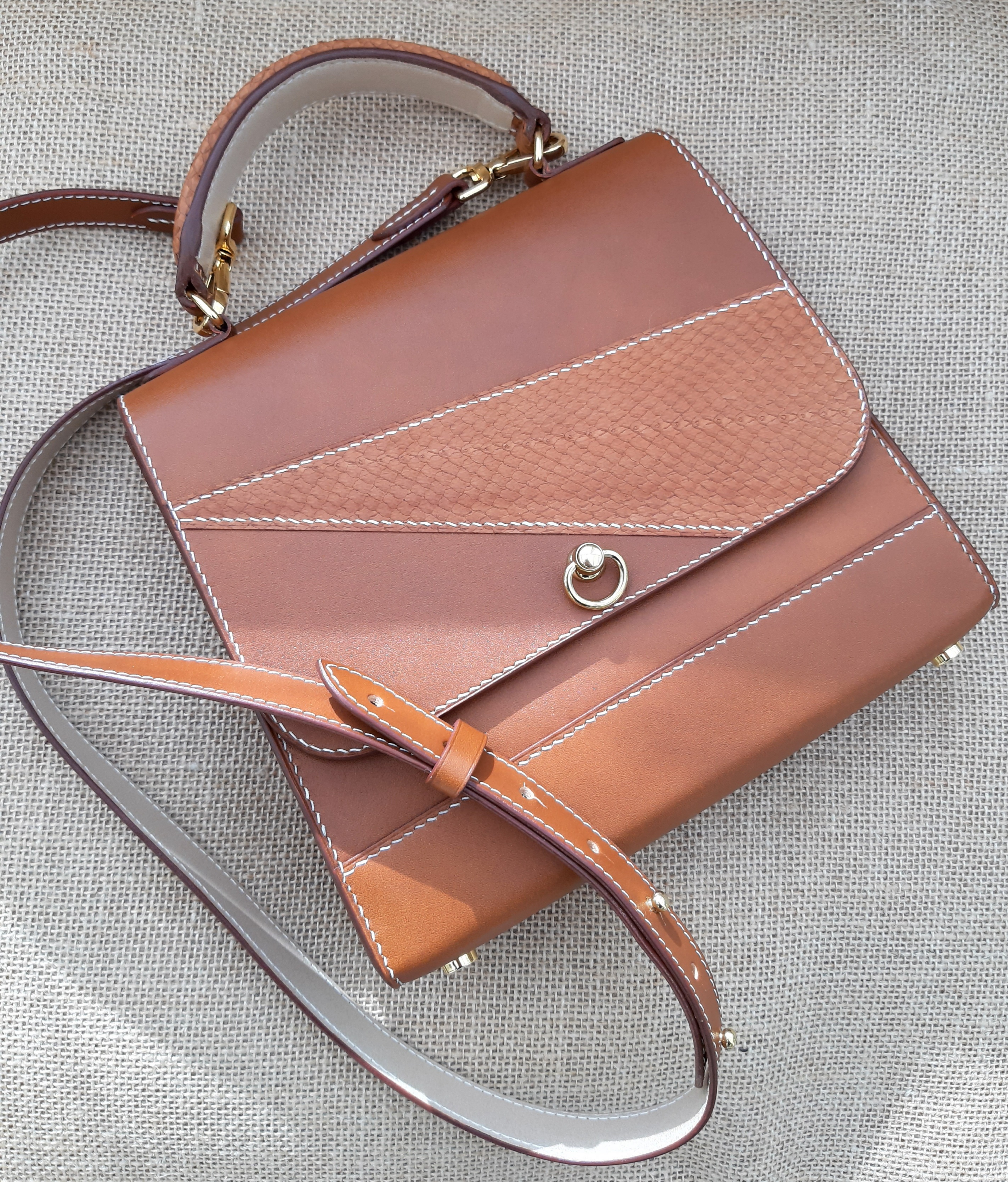 sac de ville haut de gamme en cuir avec bandoulière et poignée Anne-Christina M. maroquinerie