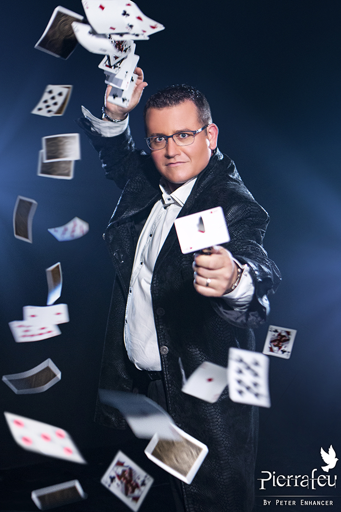 Magicien close-up Pierrafeu magie mentalisme
