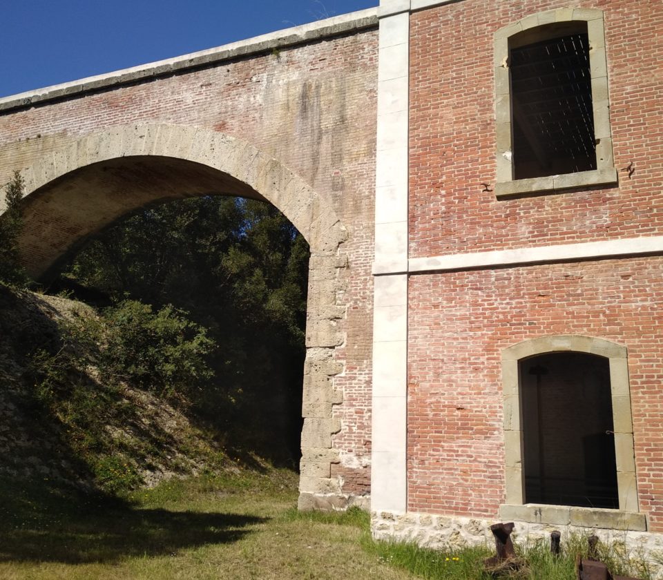 Facade mulinu rossu