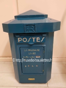 boite aux lettres vintage comme décoration de mariage.