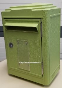 boite aux lettres dejoie vert amande pour faire une urne mariage