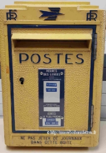 location objets ptt et boites à lettres PTT pour le  cinéma , la télévision...