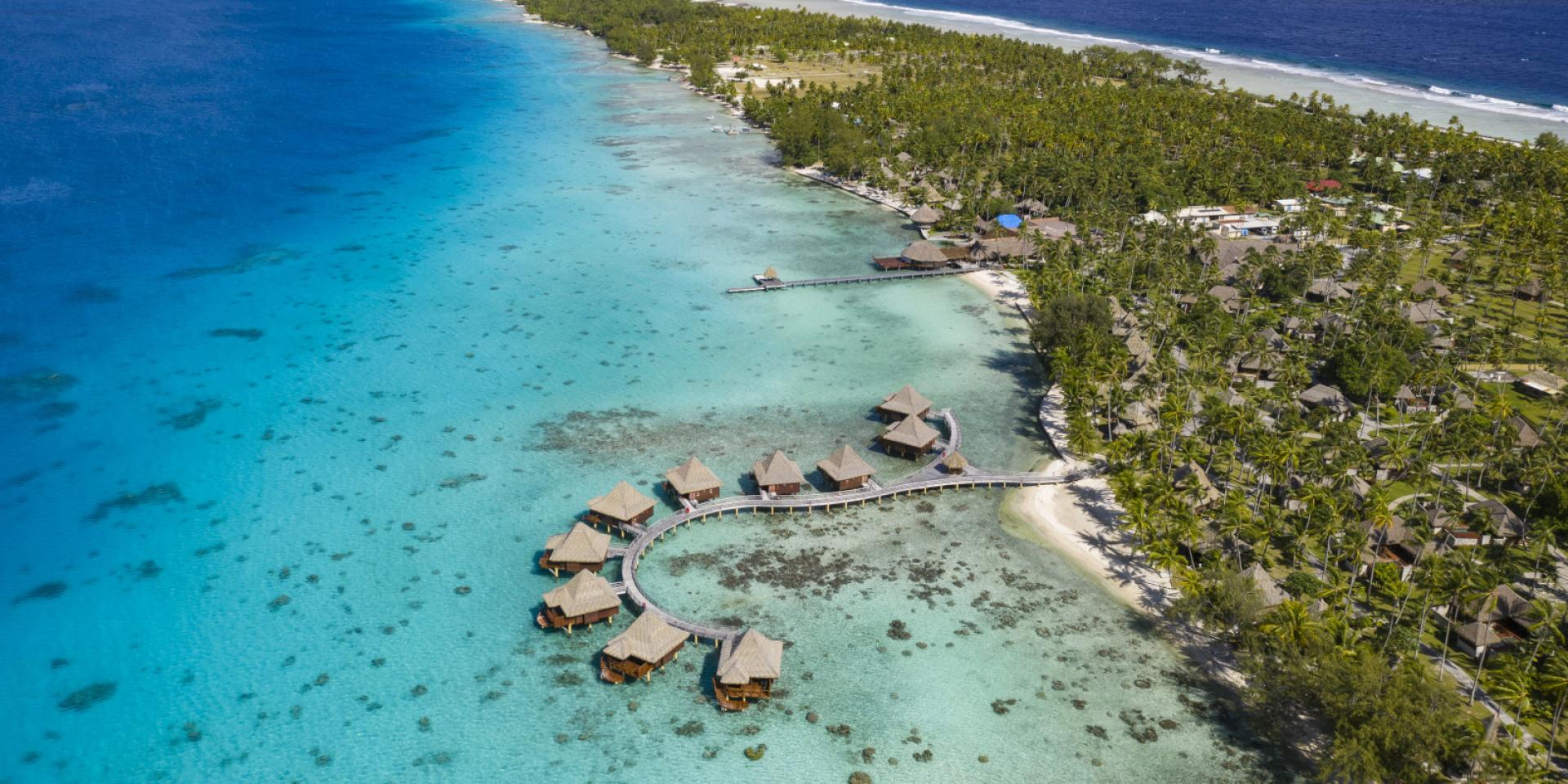 Vue-aerienne-hotel-kia-ora-rangiroa-tahiti-tourisme-holger-leue-1-1920x960-crop-1636933894