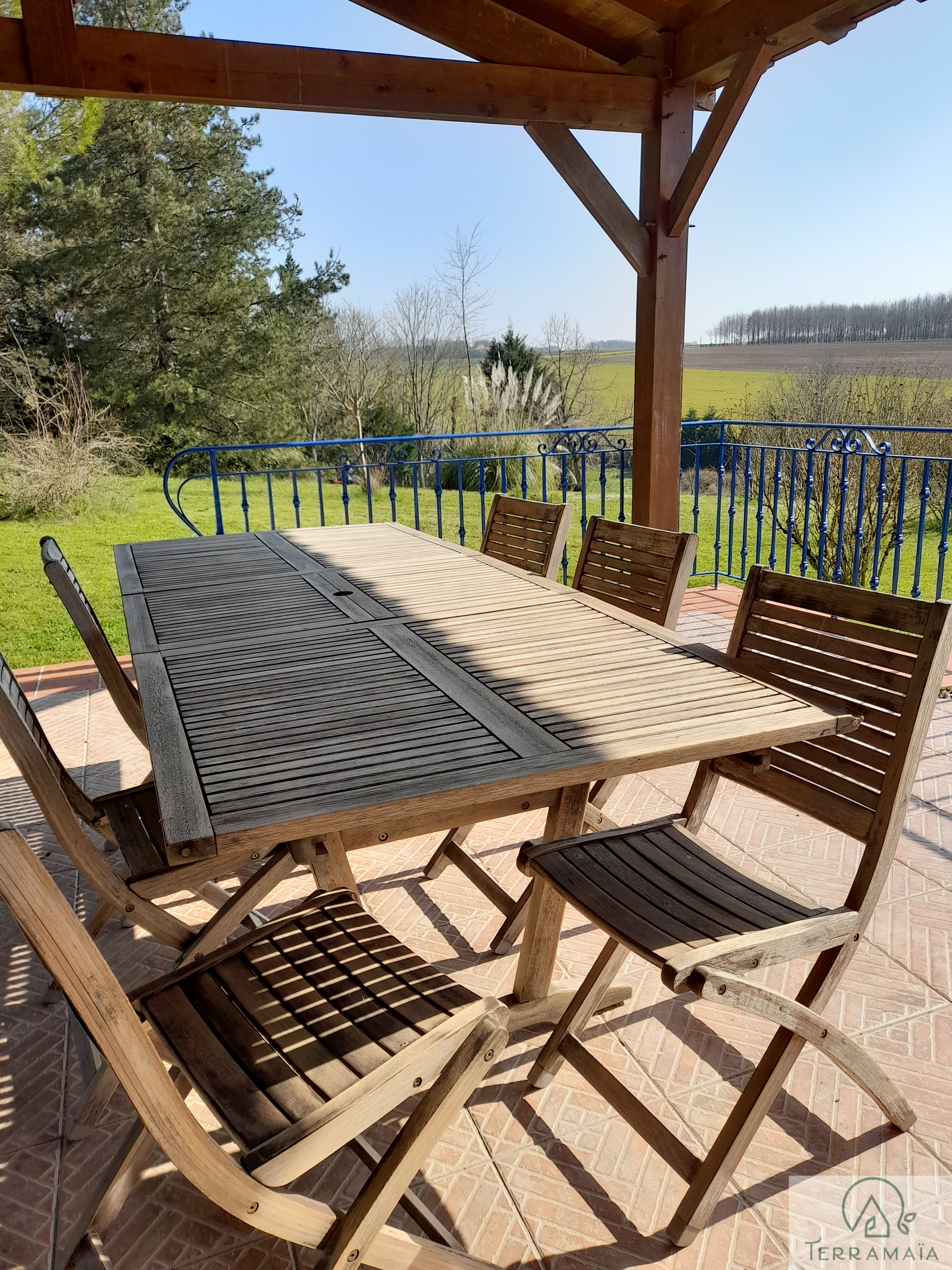 Terramaia gite pigeonnier terrasse1