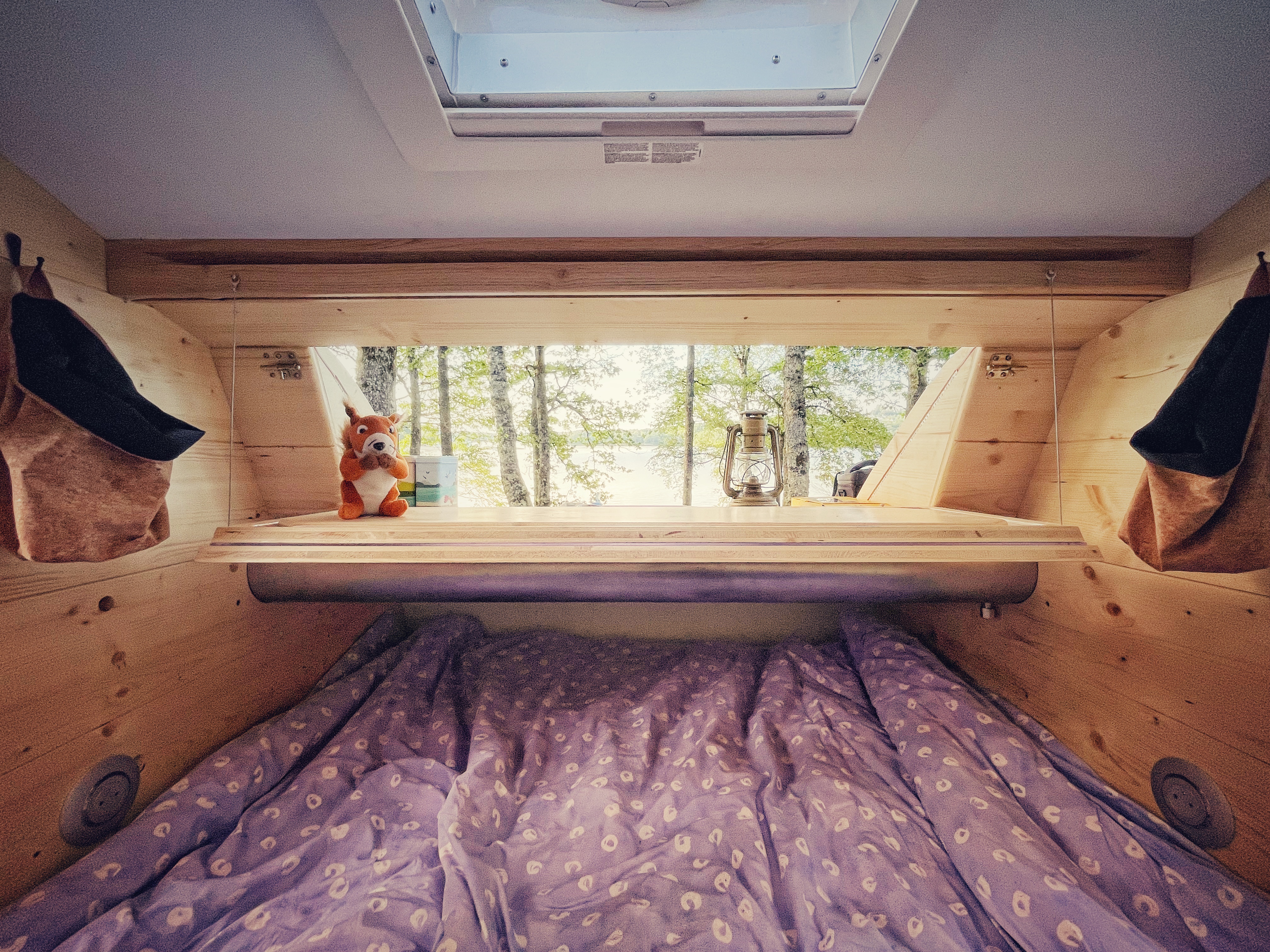 Mini Caravane
Teardrop Trailer
Lit
Cocooning
Fenetre