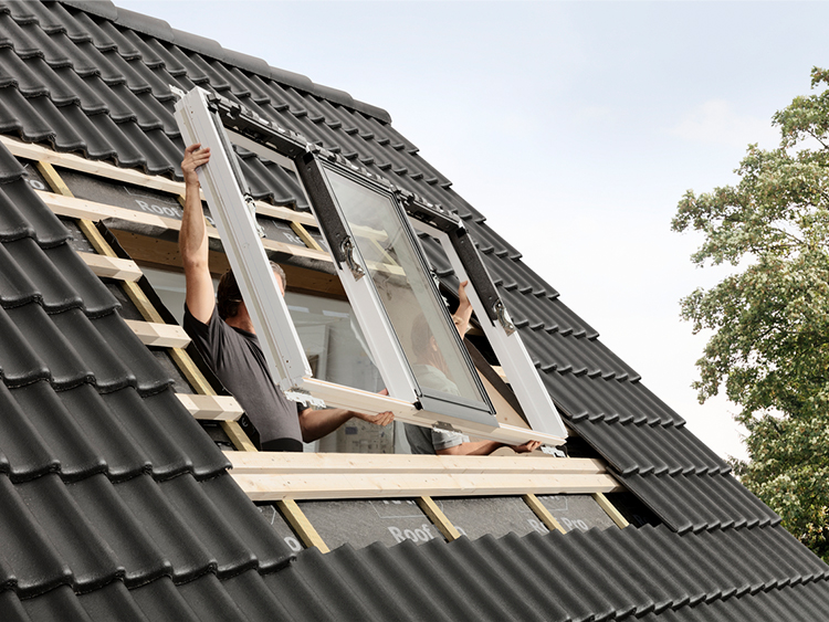 Installateur 750x563pxvelux