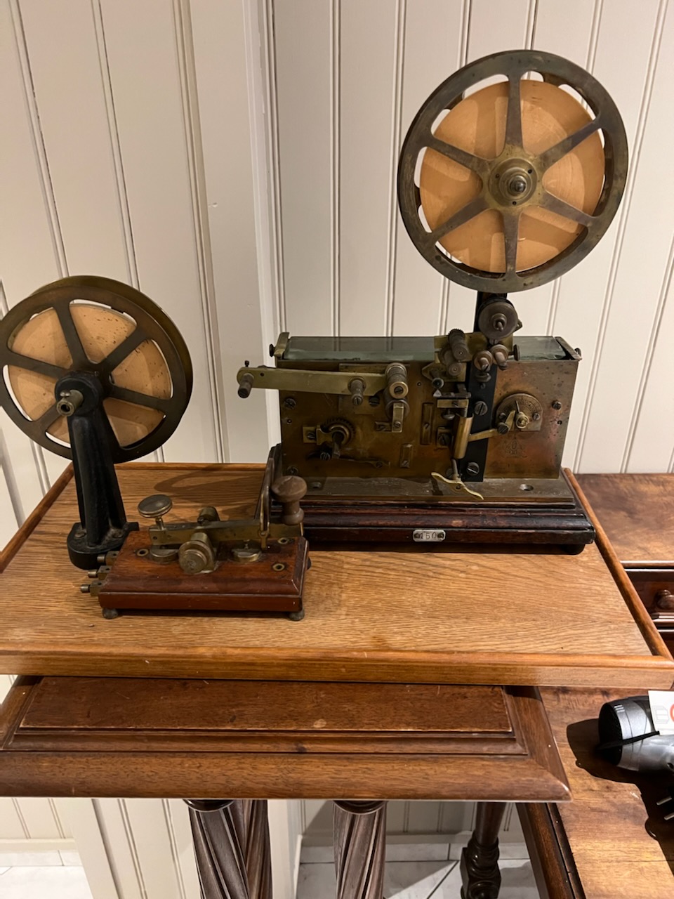 Ce télégraphe Morse italien nous est proposé...