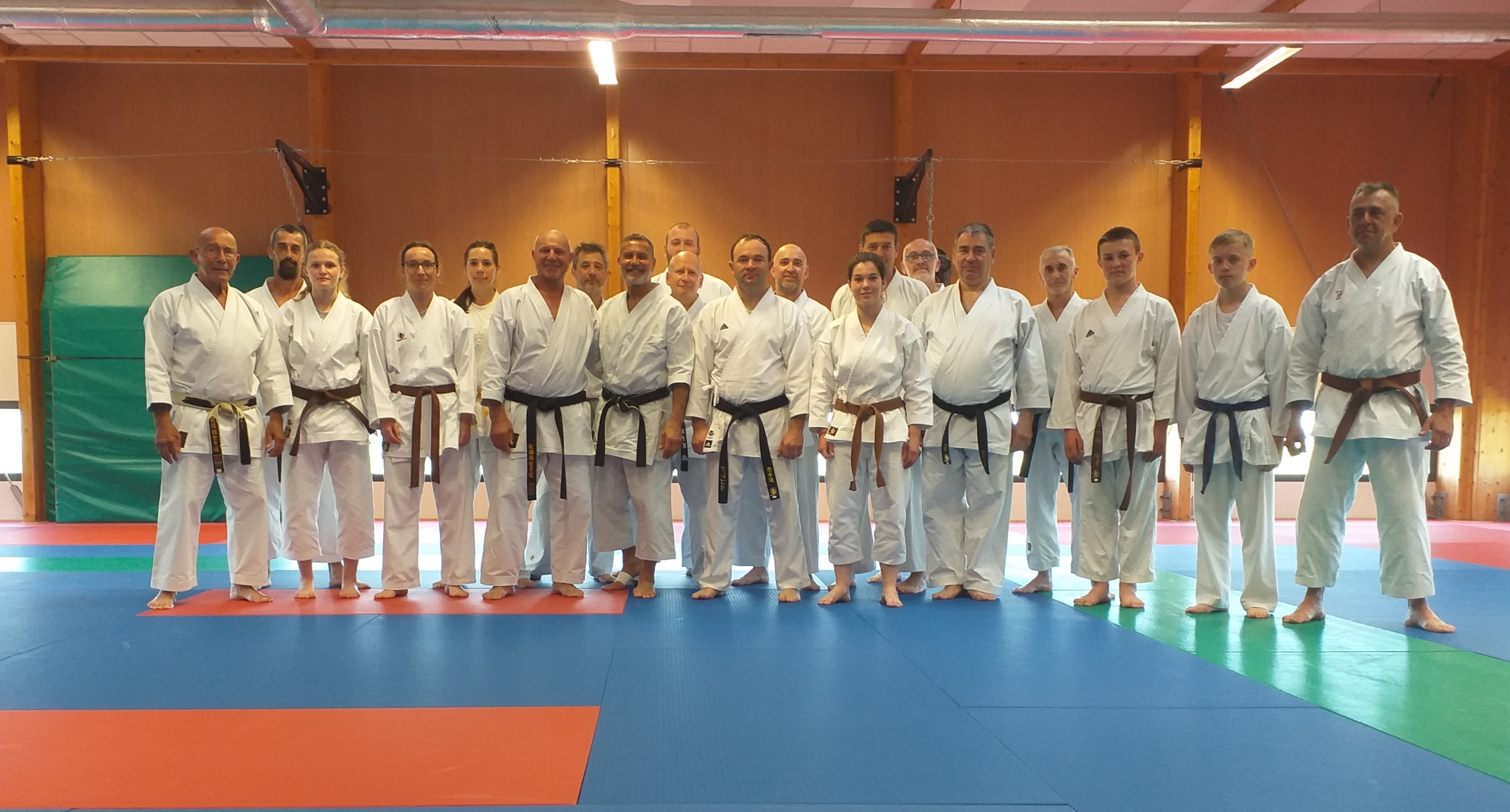 Photo-de-groupe-stage-Serge-SERFATI-le-14-mai-2022